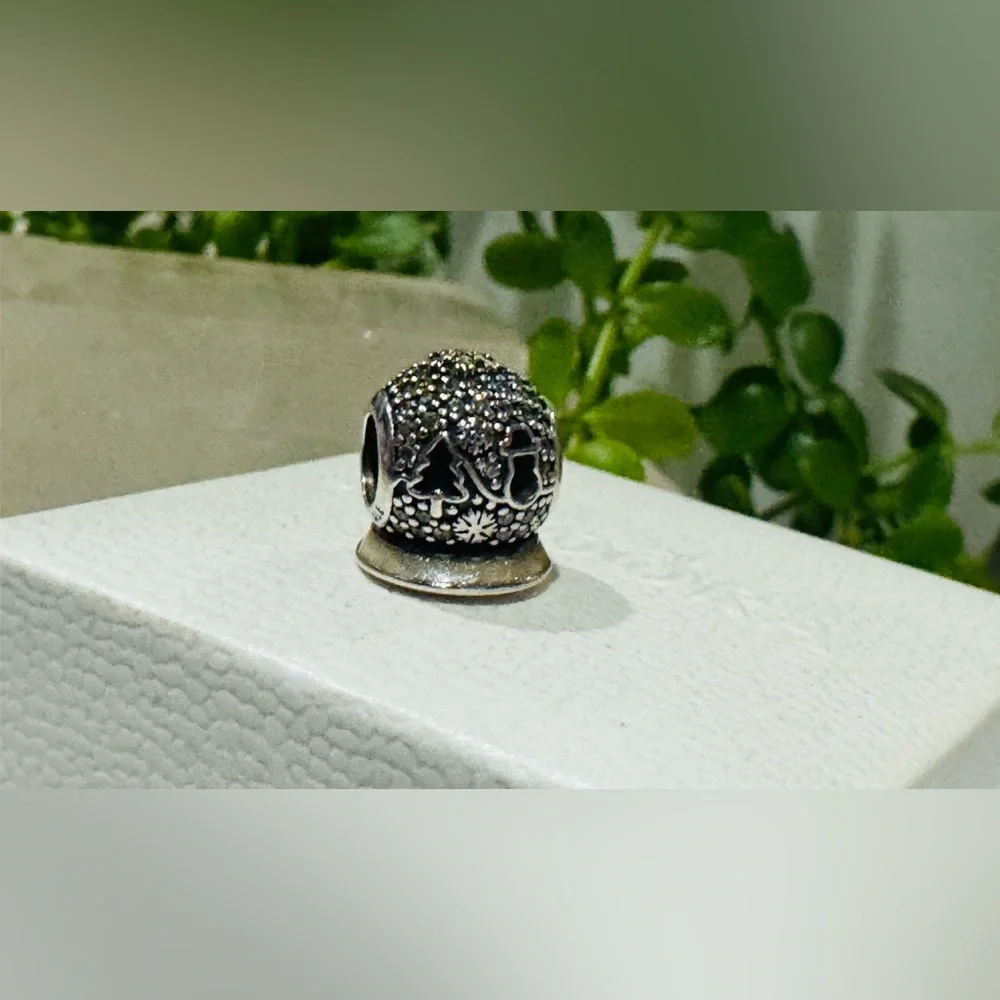 Authentic Pandora Retired Black Friday Wonderland Snow Globe S925 Ale 14K Gold - Picture 3 of 12